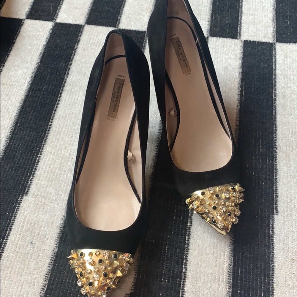 Black Zara Pump with Gold Toe